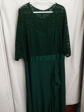 Elegant Dark Green Lace Evening Dress - Size 3XL